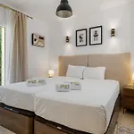Vivi Homes -villa Alpetona Private Pool, Garden & Terrace * Sitio de Calahonda
