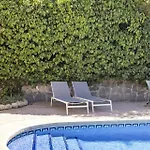 Vivi Homes -villa Alpetona Private Pool, Garden & Terrace *