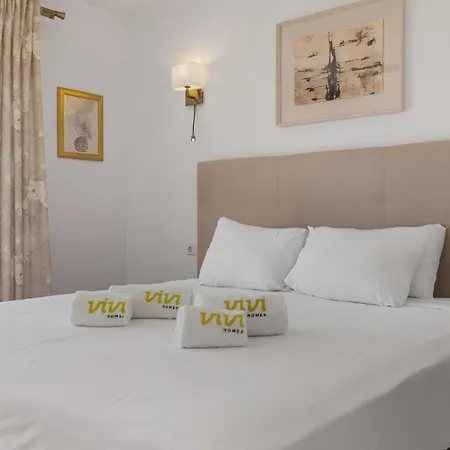 Vivi Homes -villa Alpetona Private Pool, Garden & Terrace 别墅