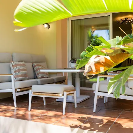 Vivi Homes -villa Alpetona Private Pool, Garden & Terrace * Sitio de Calahonda