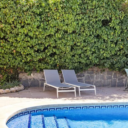 别墅 Vivi Homes -villa Alpetona Private Pool, Garden & Terrace