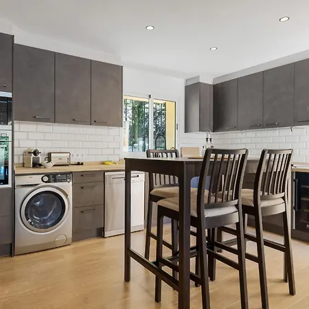别墅 Vivi Homes -villa Alpetona Private Pool, Garden & *
