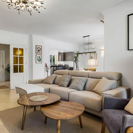 Vivi Homes -villa Alpetona Private Pool, Garden & Terrace * Sitio de Calahonda
