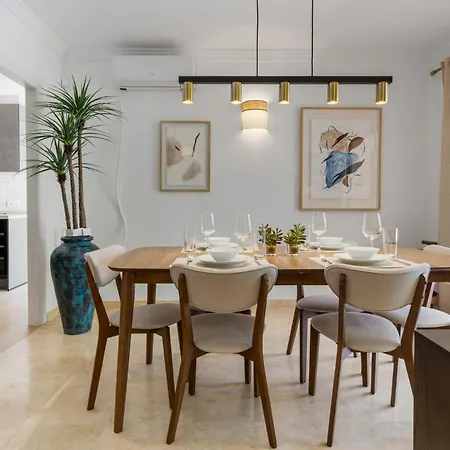 别墅 Vivi Homes -villa Alpetona Private Pool, Garden & Terrace *