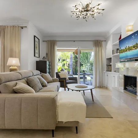 Vivi Homes -villa Alpetona Private Pool, Garden & Terrace Sitio de Calahonda